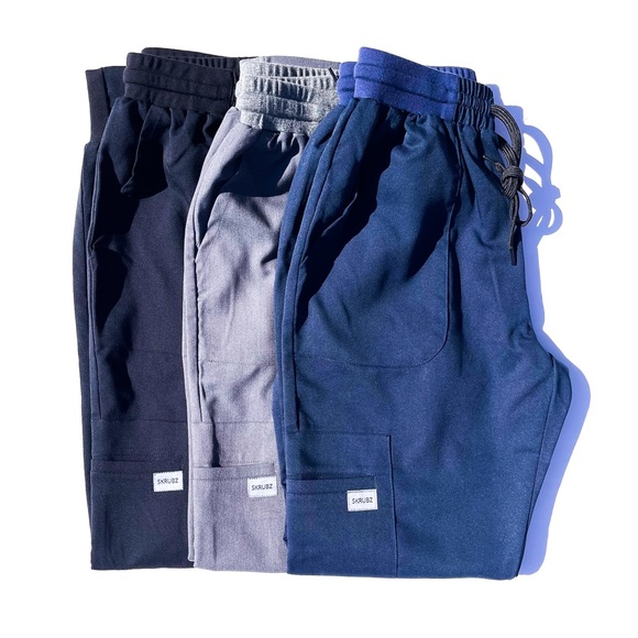 V-Neck Scrub Top & Jogger Style Scrub Bottom - Picture 4 of 4